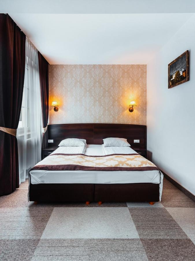 Dwor Dwikozy Hotel ภายนอก รูปภาพ