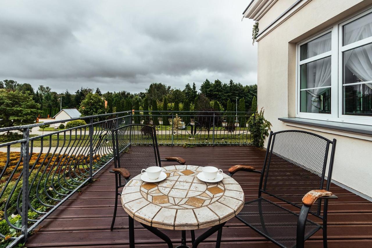 Dwor Dwikozy Hotel ภายนอก รูปภาพ