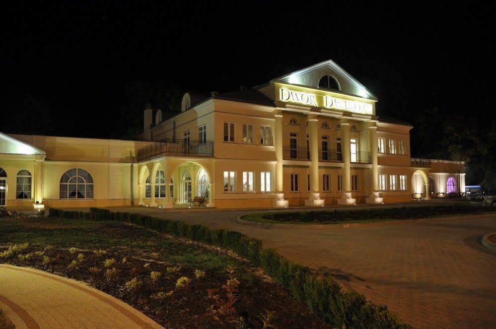 Dwor Dwikozy Hotel ภายนอก รูปภาพ