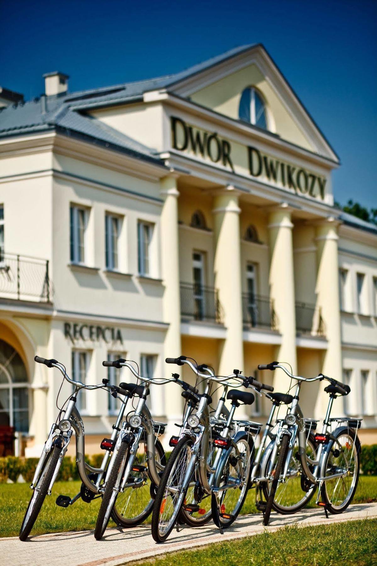 Dwor Dwikozy Hotel ภายนอก รูปภาพ